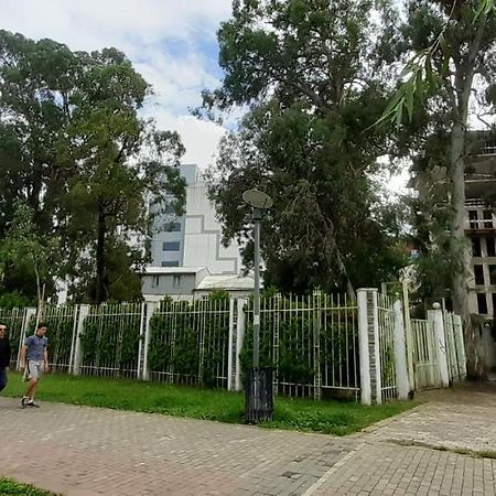 Апартаменты Parkside Apartament Батуми Экстерьер фото
